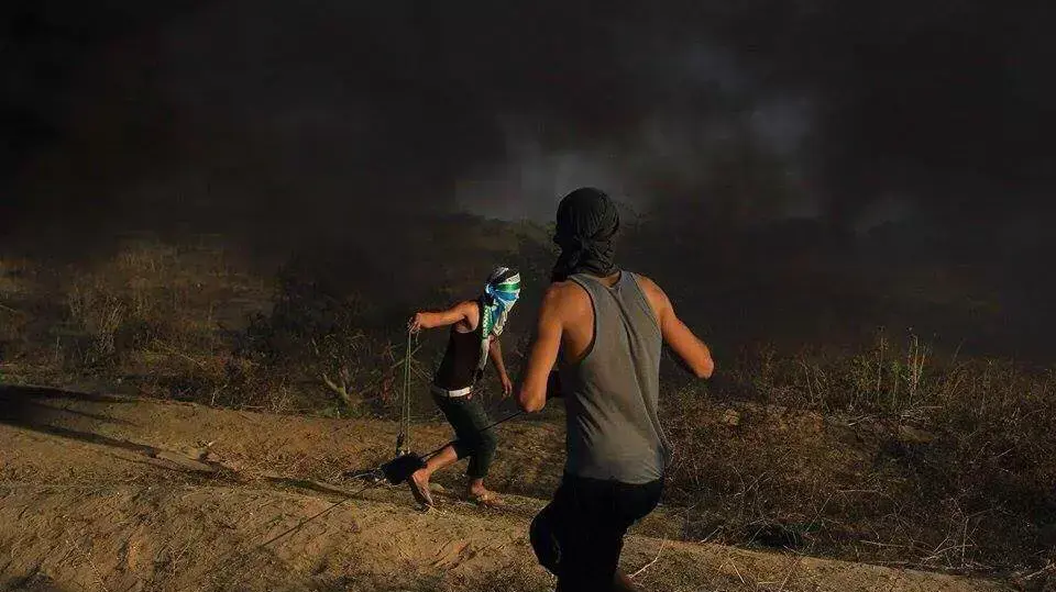 מפגינים פלסטינים ברצועת עזה. אוקטובר 2015 מפגינים פלסטינים ברצועת עזה. אוקטובר 2015
