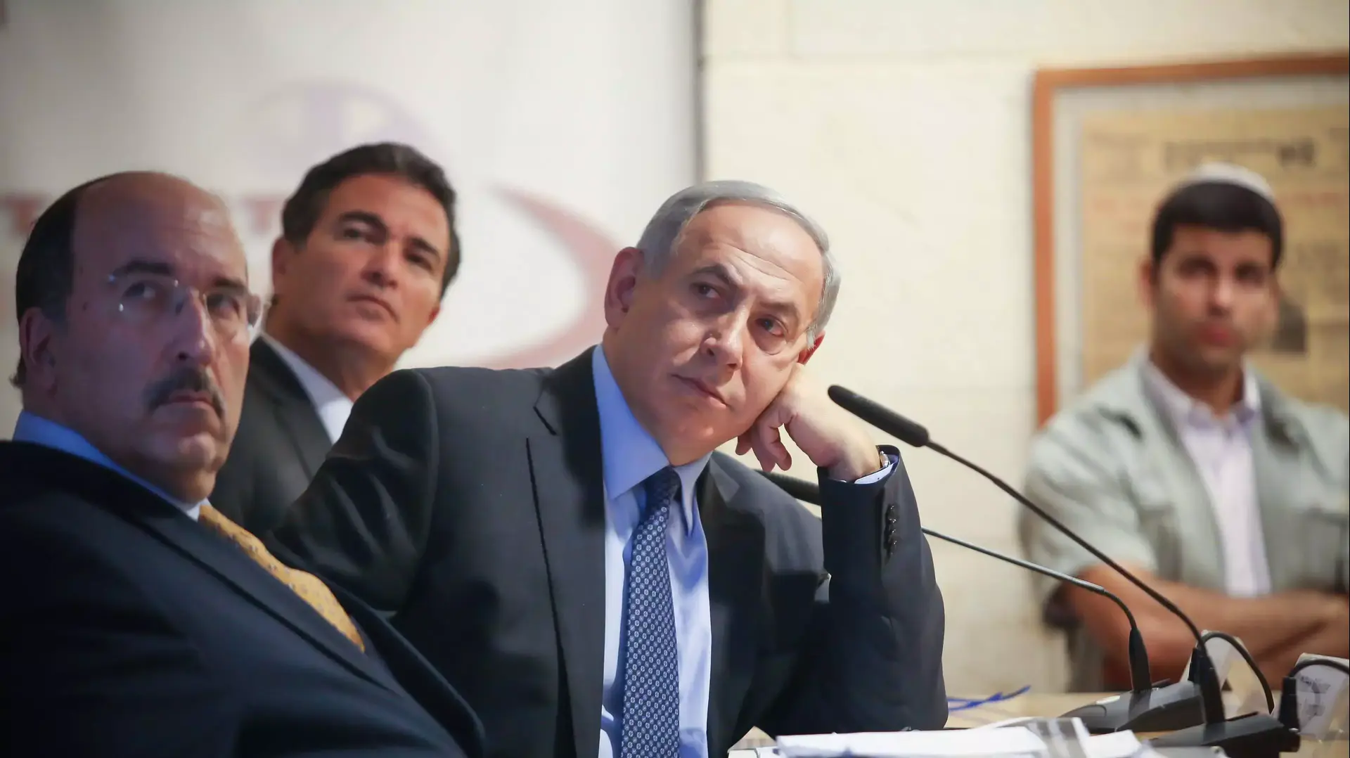 ראש הממשלה בנימין נתניהו במסיבת עיתונאים במשרד החוץ. אוקטובר 2015 ראש הממשלה בנימין נתניהו במסיבת עיתונאים במשרד החוץ. אוקטובר 2015