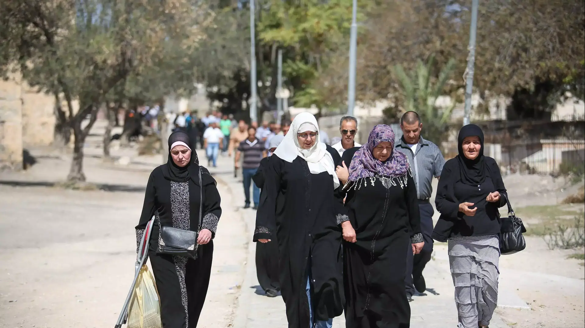 מוסלמים מתפללים בעיר העתיקה שבירושלים, תפילות יום השישי. אוקטובר 2015