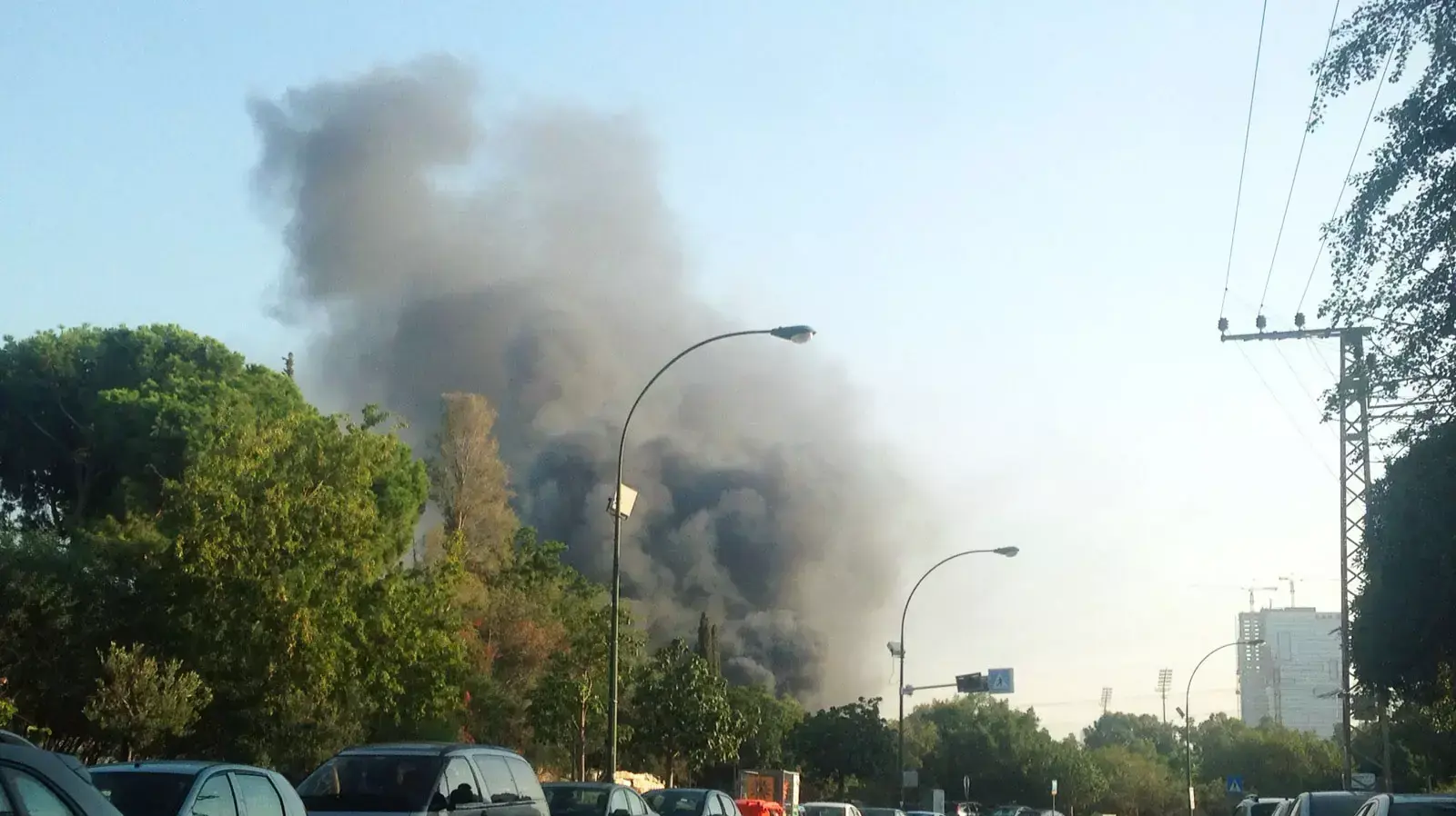 שריפה פרצה בחניון האוטובוסים של דן בבני ברק שריפה פרצה בחניון האוטובוסים של דן בבני ברק