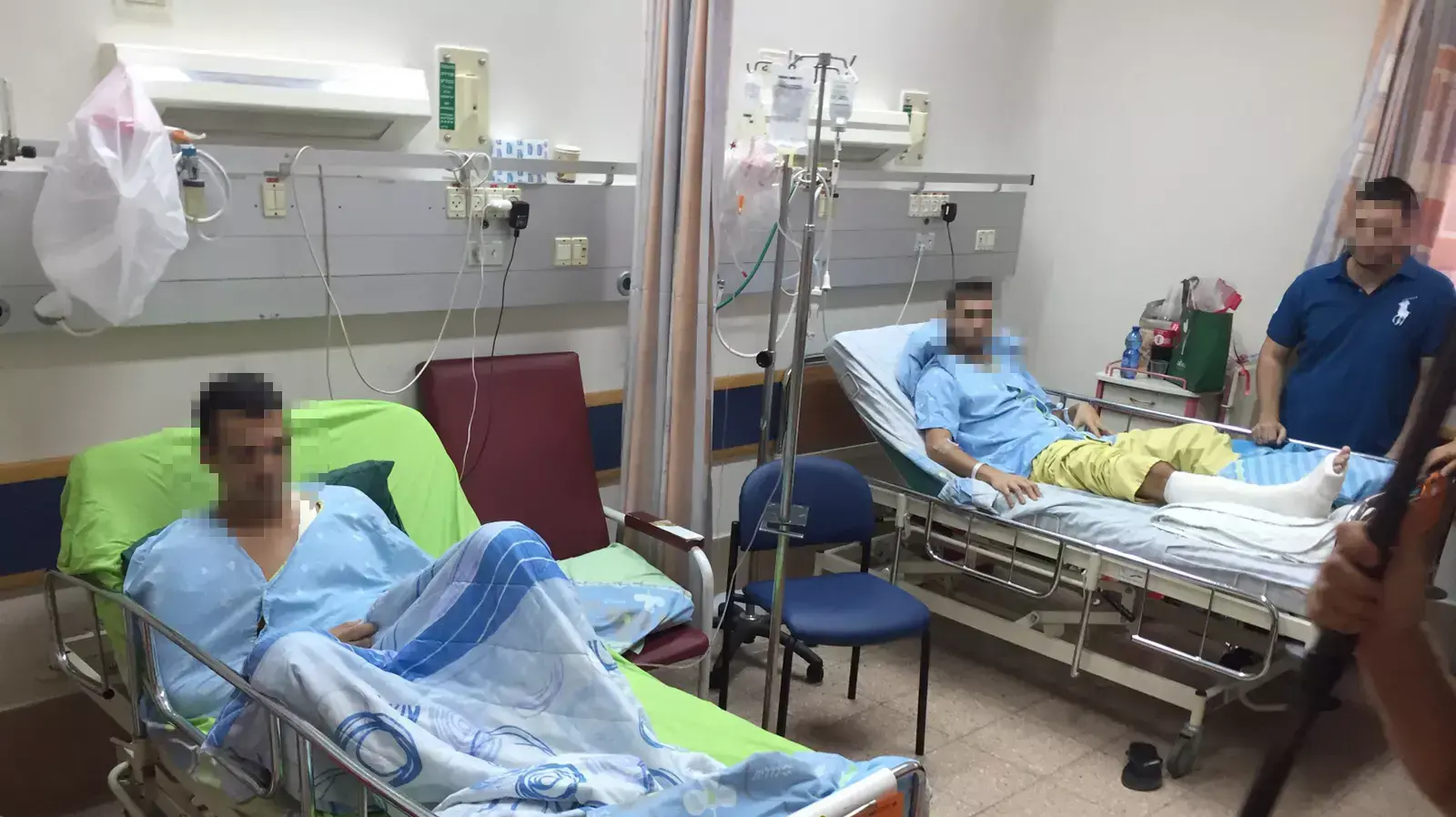 פצועים מהפיגוע בבאר שבע, בבית החולים סורוקה, 19 באוקטובר 2015 פצועים מהפיגוע בבאר שבע, בבית החולים סורוקה, 19 באוקטובר 2015