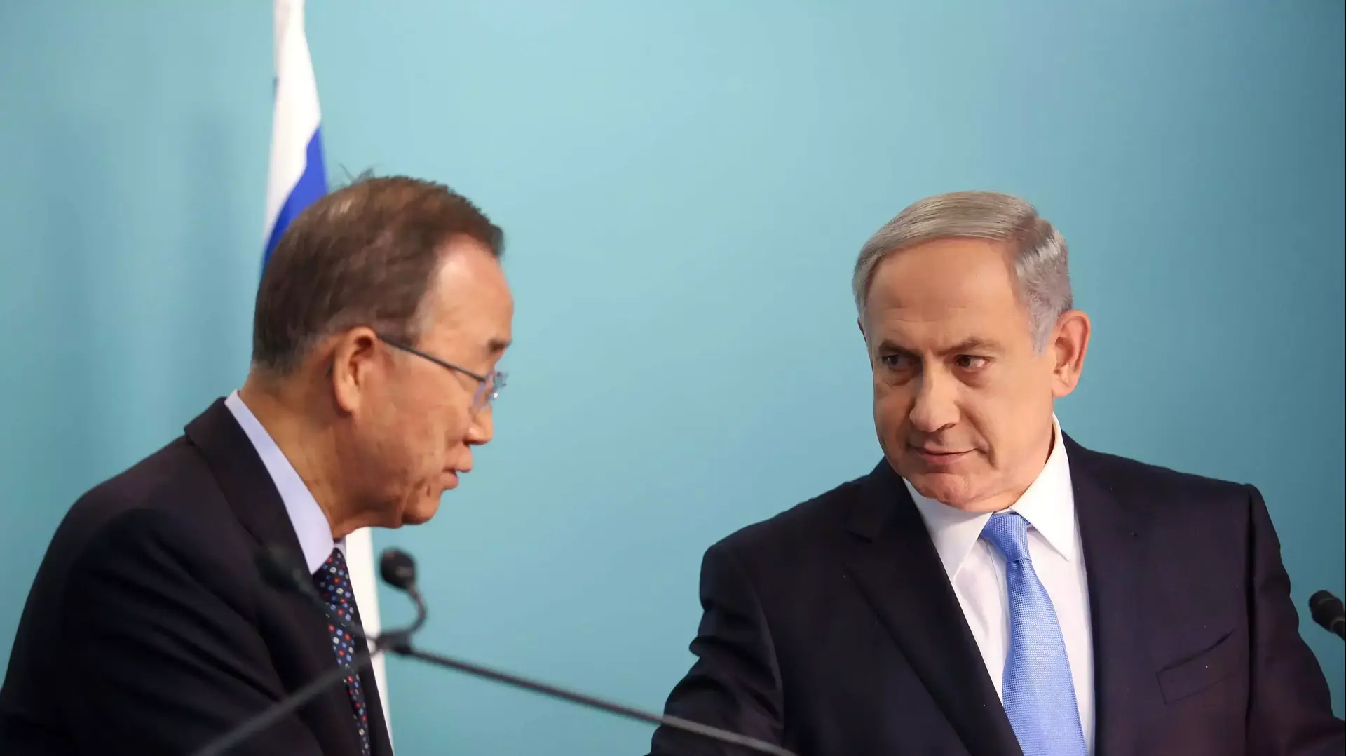 בנימין נתניהו ובאן קי מון, משרד רה"מ, 20 באוקטובר 2015 בנימין נתניהו ובאן קי מון, משרד רה"מ, 20 באוקטובר 2015