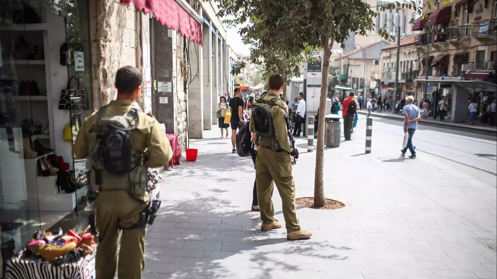 חיילים מסיירת מטכ"ל מאבטחים את רחובות ירושלים. אוקטובר 2015 חיילים מסיירת מטכ"ל מאבטחים את רחובות ירושלים. אוקטובר 2015
