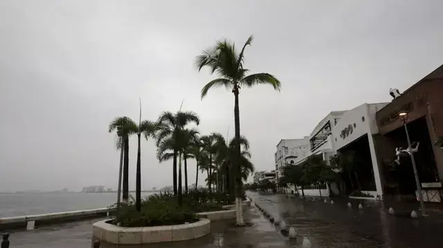 הוריקן "פטרישיה" שפגע בחופ המערבי של מקסיקו, אוקטובר 2015 הוריקן "פטרישיה" שפגע בחופ המערבי של מקסיקו, אוקטובר 2015