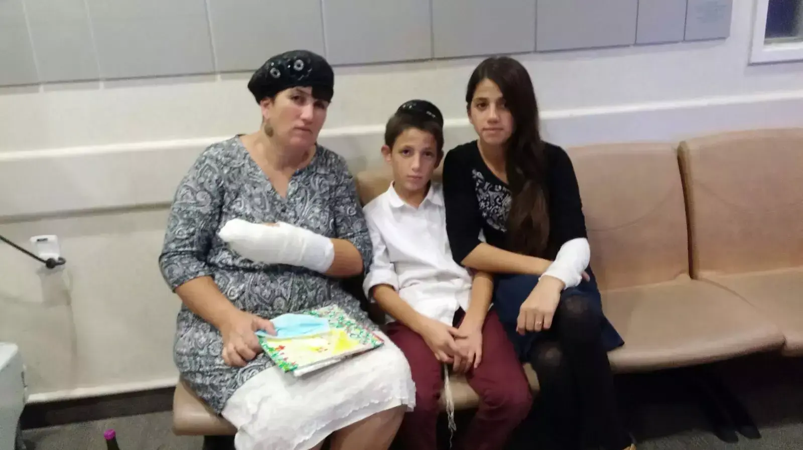 בני משפחת סופר שנפגעו מבקת"ב בבנימין 24 באוקטובר 2015 בני משפחת סופר שנפגעו מבקת"ב בבנימין 24 באוקטובר 2015