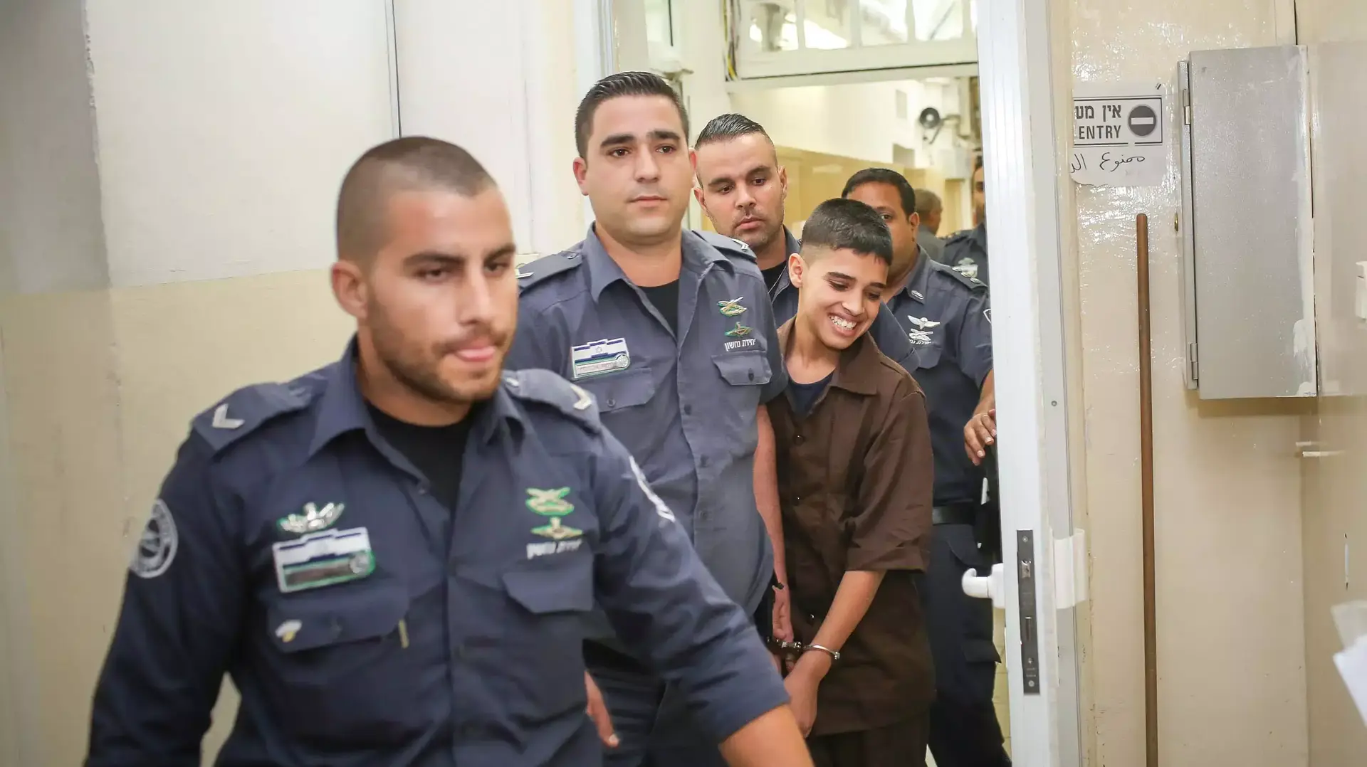 הארכת מעצר לאחמד מנאסרה בן ה-13 שביצע את הפיגוע בגבעת זאב, ירושלים. אוקטובר 2015 הארכת מעצר לאחמד מנאסרה בן ה-13 שביצע את הפיגוע בגבעת זאב, ירושלים. אוקטובר 2015