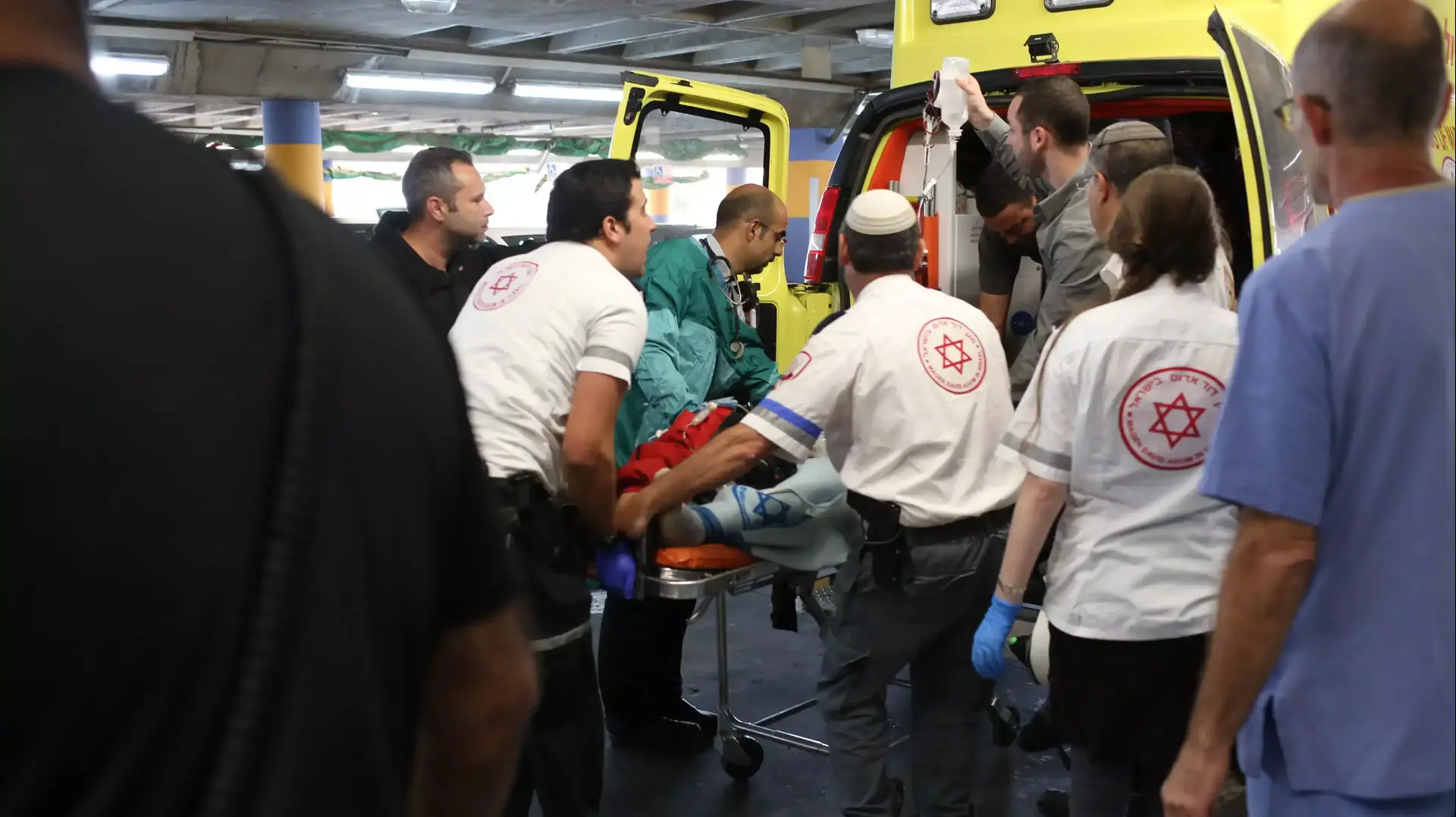 פצוע בפיגוע דקירה צפונית לקריית ארבע, אוקטובר 2015 פצוע בפיגוע דקירה צפונית לקריית ארבע, אוקטובר 2015