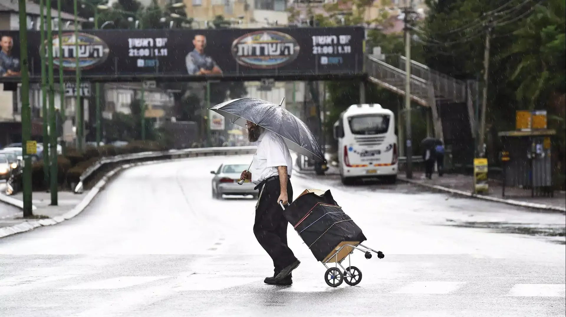 מזג אוויר גשום, בני ברק. אוקטובר 2015 מזג אוויר גשום, בני ברק. אוקטובר 2015
