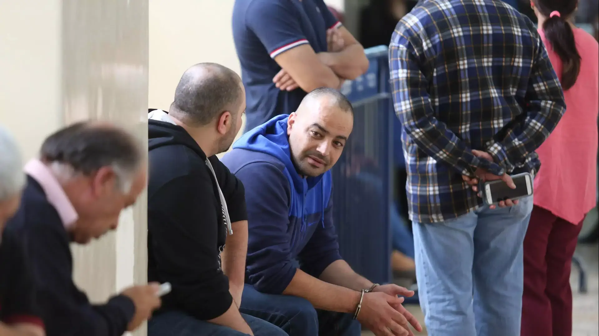 הארכת מעצר לחשוד בגניבת נשק לשוטר מג"ב, שלום ירושלים. הארכת מעצר לחשוד בגניבת נשק לשוטר מג"ב, שלום ירושלים.