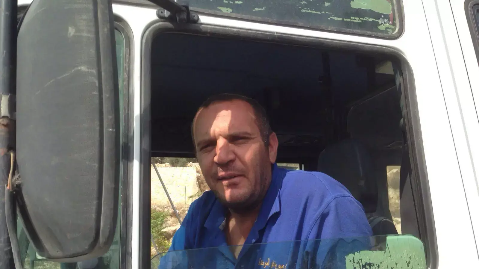 סמי נהג קו 204 של של חברת מסעי מזרח העיר עובר בשכונת ארמון הנציב, אוקטובר 2015 סמי נהג קו 204 של של חברת מסעי מזרח העיר עובר בשכונת ארמון הנציב, אוקטובר 2015