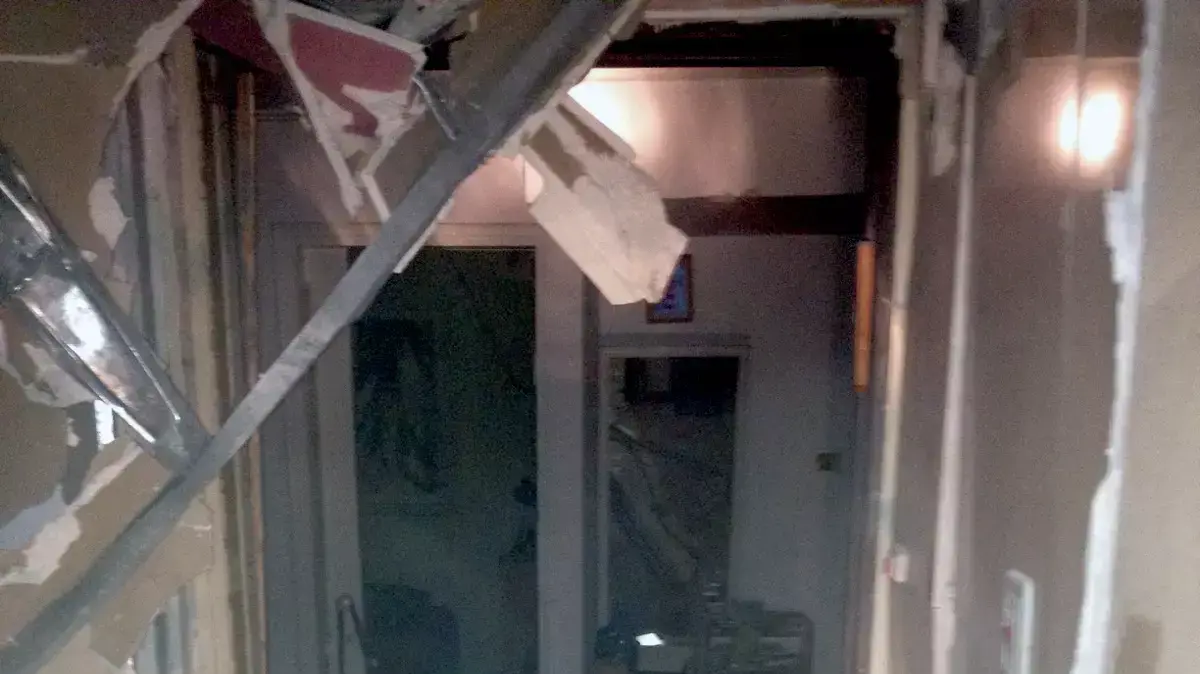מטען חבלה התפוצץ בבניין מגורים בן 4 קומות ברחוב הופיין בחולון, 28 באוקטובר 2015 מטען חבלה התפוצץ בבניין מגורים בן 4 קומות ברחוב הופיין בחולון, 28 באוקטובר 2015