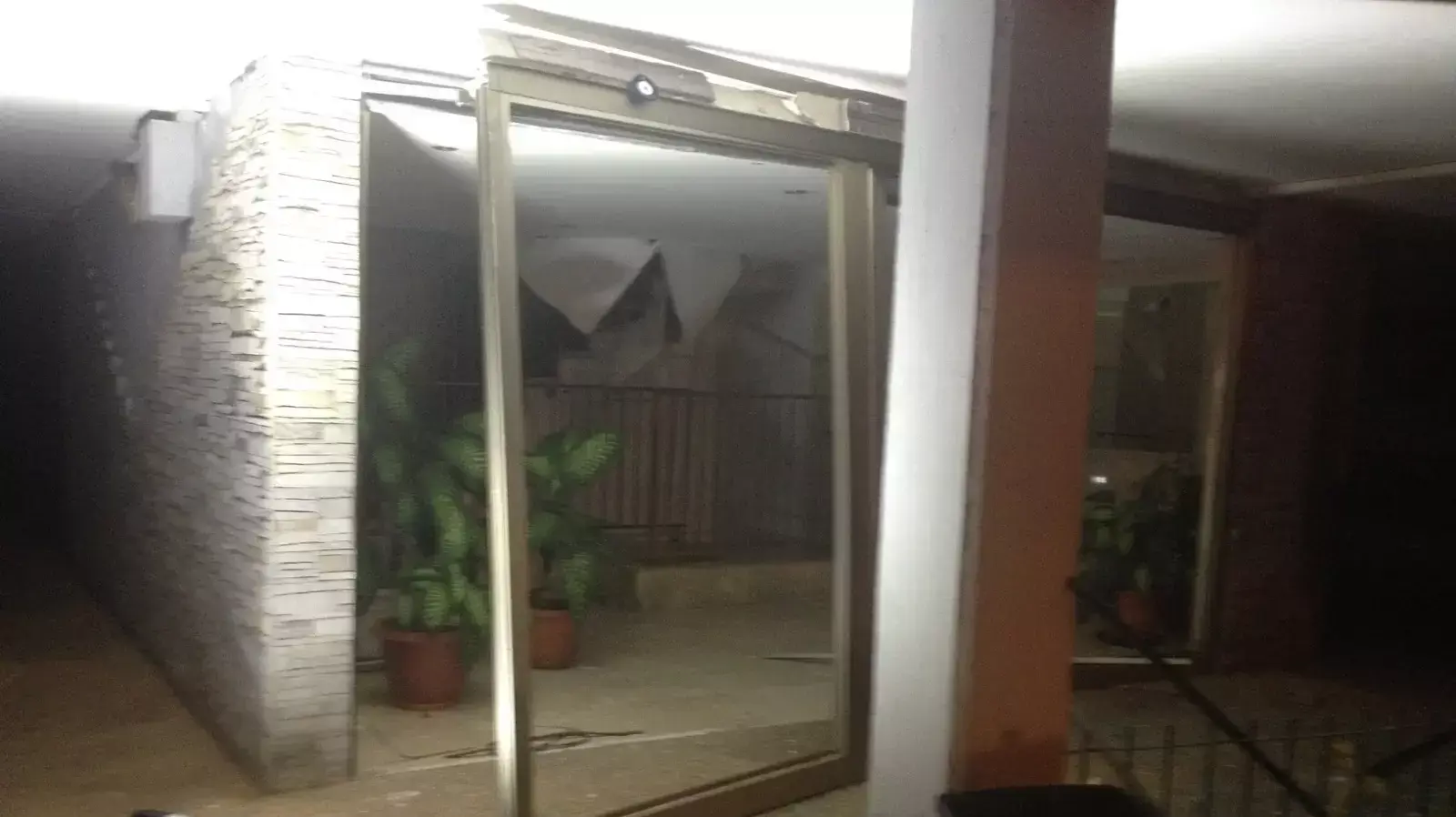 מטען חבלה התפוצץ בבניין מגורים בן 4 קומות ברחוב הופיין בחולון, 28 באוקטובר 2015 מטען חבלה התפוצץ בבניין מגורים בן 4 קומות ברחוב הופיין בחולון, 28 באוקטובר 2015