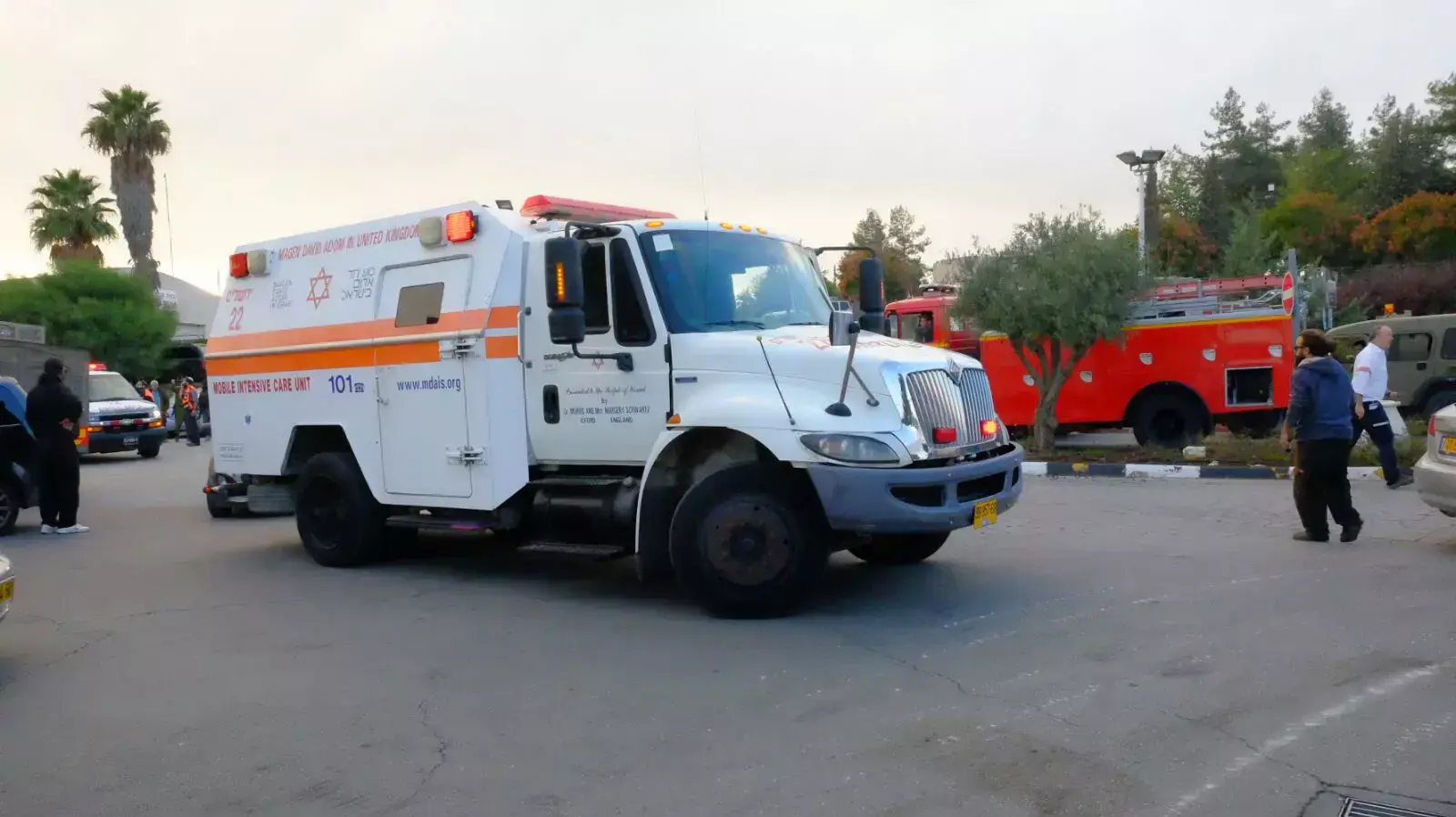 פיגוע דקירה במתחם רמי לוי בצומת גוש עציון. אוקטובר 2015 פיגוע דקירה במתחם רמי לוי בצומת גוש עציון. אוקטובר 2015
