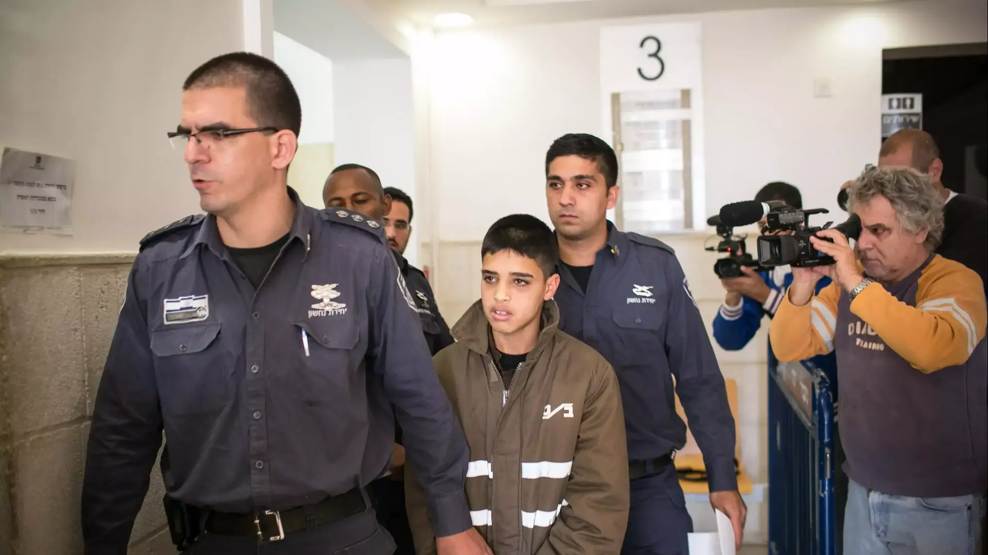 המחבל בן ה-13 אחמד מנאסרה בבית המשפט המחוזי בירושלים 30 באוקטובר 2015 המחבל בן ה-13 אחמד מנאסרה בבית המשפט המחוזי בירושלים 30 באוקטובר 2015