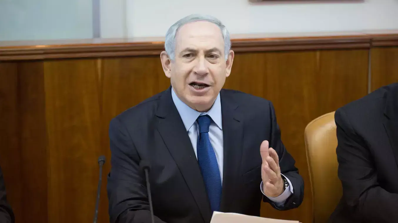רוה"מ בנימין נתניהו בפתח ישיבת הממשלה השבועית, נובמבר 2015 רוה"מ בנימין נתניהו בפתח ישיבת הממשלה השבועית, נובמבר 2015