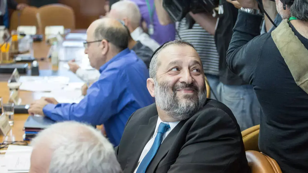 השר אריה דרעי בפתח ישיבת הממשלה השבועית, נובמבר 2015 השר אריה דרעי בפתח ישיבת הממשלה השבועית, נובמבר 2015