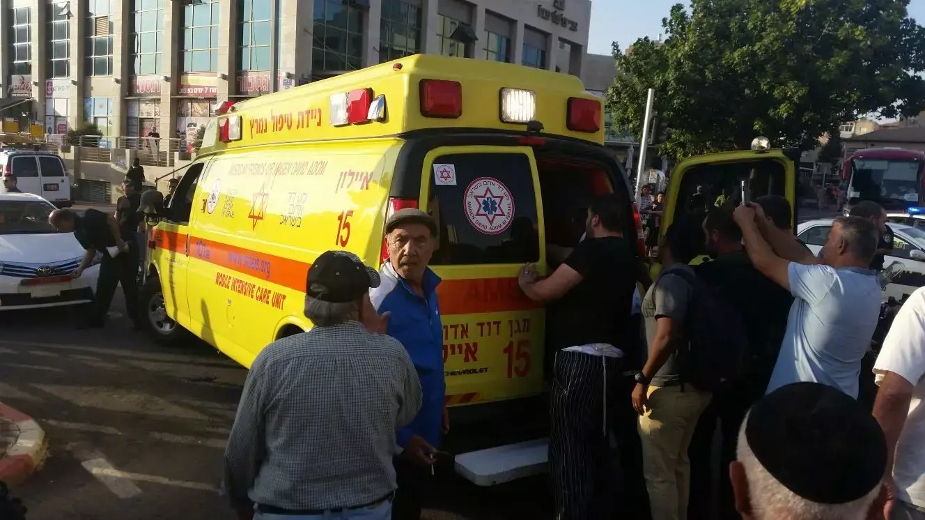 פיגוע דקירה ברחוב הרצל פינת תרמ"ב, ראשון לציון, 2 בנובמבר 2015 פיגוע דקירה ברחוב הרצל פינת תרמ"ב, ראשון לציון, 2 בנובמבר 2015
