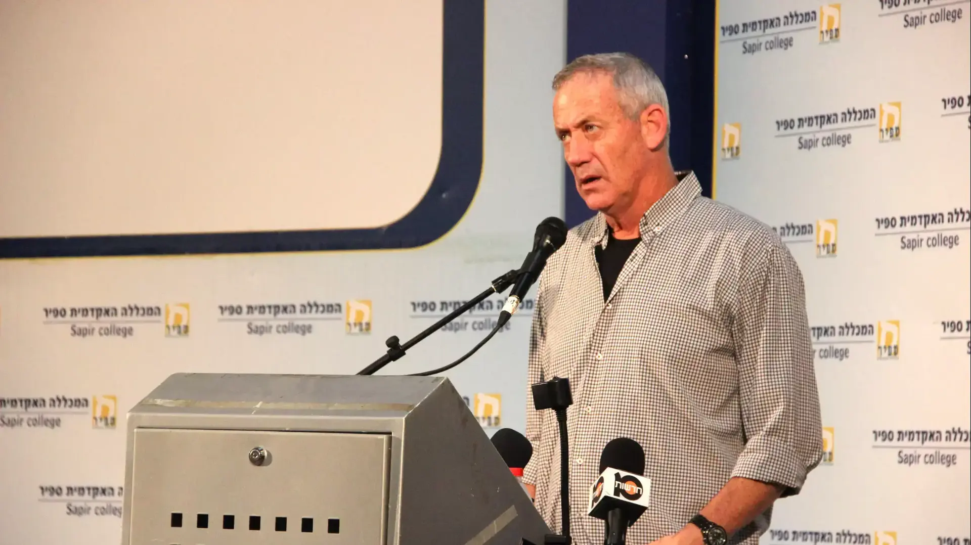 רא"ל (במיל') בני גנץ, כנס "ממבצע צוק איתן לאינתיפאדה שלישית?", מכללת ספיר, 2 בנובמבר 2015 רא"ל (במיל') בני גנץ, כנס "ממבצע צוק איתן לאינתיפאדה שלישית?", מכללת ספיר, 2 בנובמבר 2015