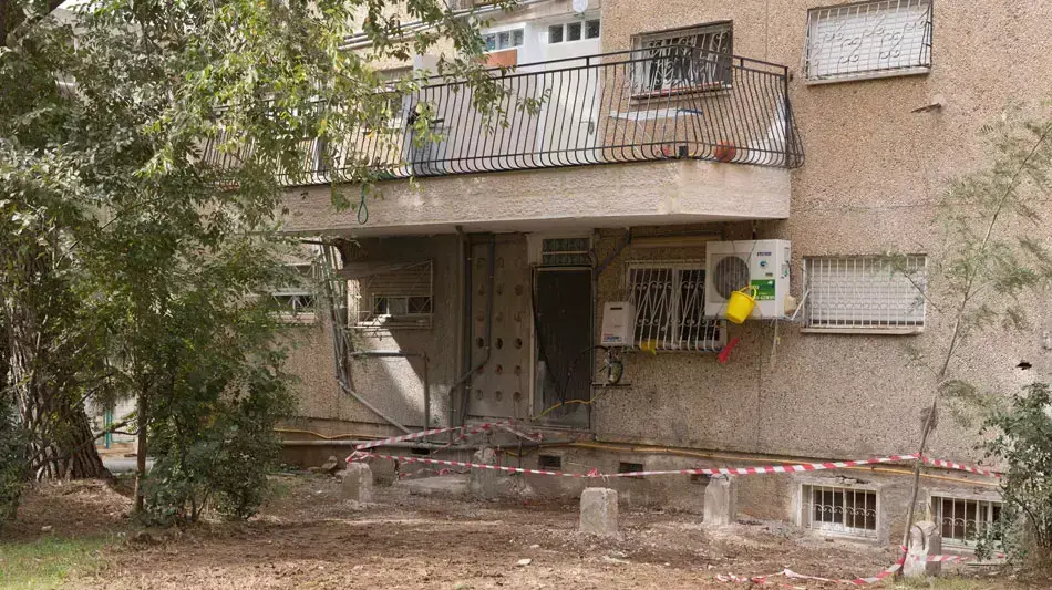 הרסו מרפסת לתושבת ירושלים כי חשבו שאין ברשותה אישורים, 4 בנובמבר 2015 הרסו מרפסת לתושבת ירושלים כי חשבו שאין ברשותה אישורים, 4 בנובמבר 2015