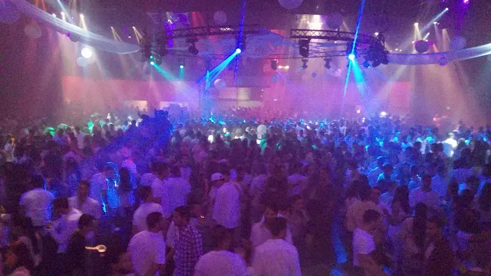 מסיבת פתיחת שנת הלימודים האקדמית של אגודת הסטודנטים באוניברסיטת אריאל בהאנגר 11 תל אביב. נובמבר 2015 מסיבת פתיחת שנת הלימודים האקדמית של אגודת הסטודנטים באוניברסיטת אריאל בהאנגר 11 תל אביב. נובמבר 2015