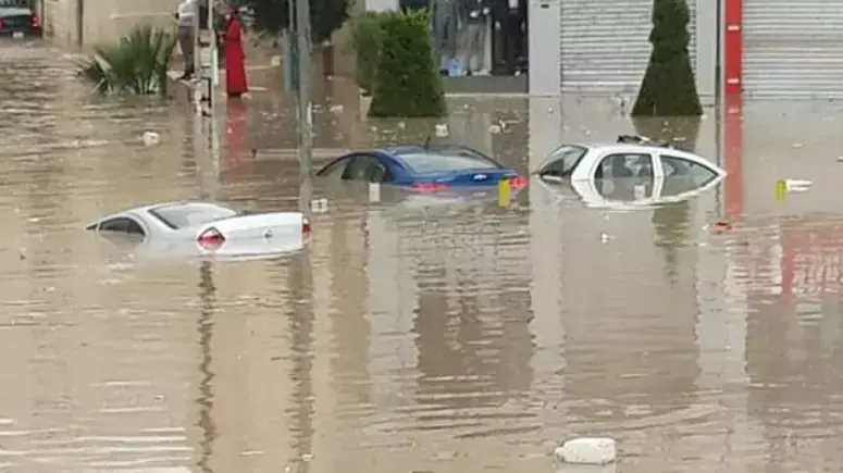הצפות בעמאן, בירת ירדן, בעקבות גשמים חזקים שירדו במקום, נובמבר 2015 הצפות בעמאן, בירת ירדן, בעקבות גשמים חזקים שירדו במקום, נובמבר 2015