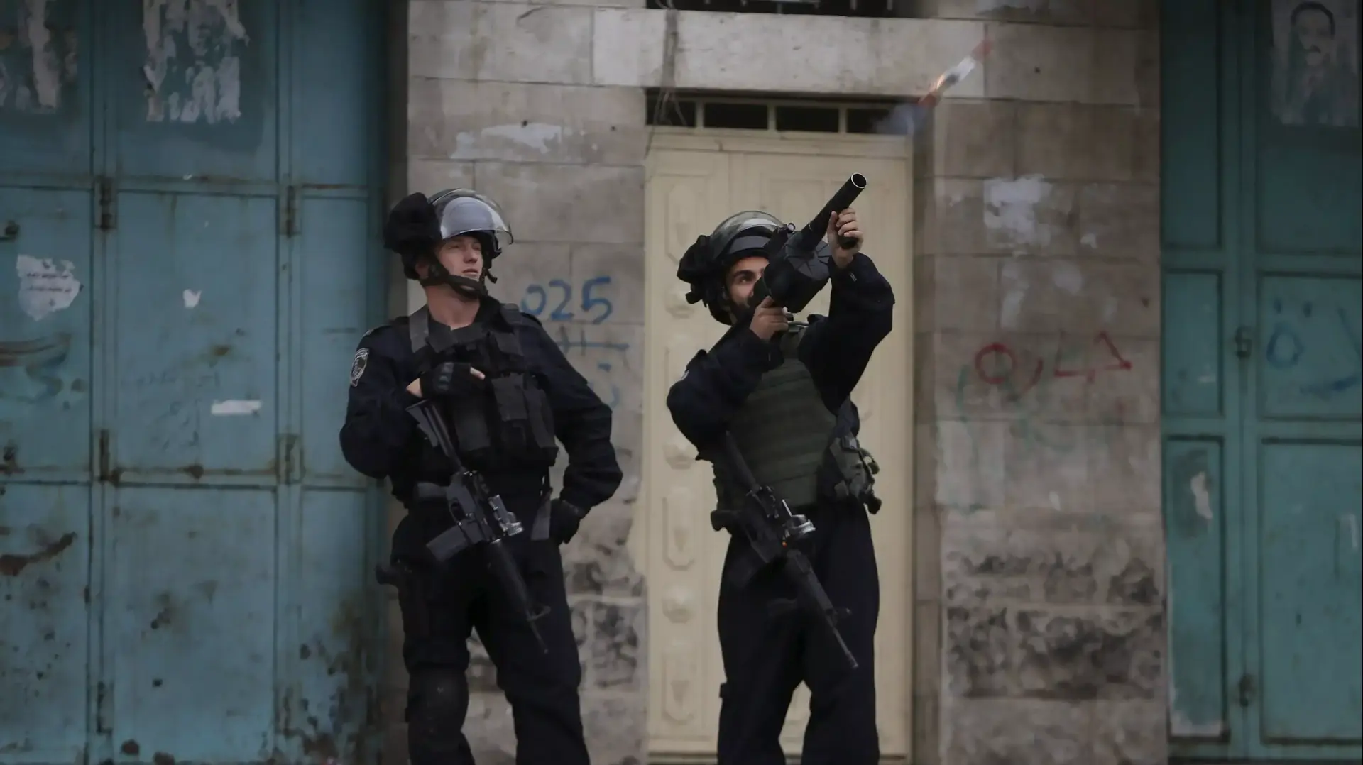 חיילי מג"ב במהלך עימותים בחברון. נובמבר 2015 חיילי מג"ב במהלך עימותים בחברון. נובמבר 2015