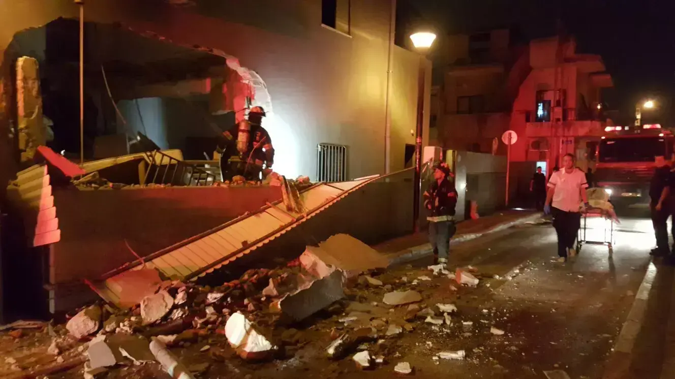פיצוץ בלון גז בשכונת התקווה בתל אביב פיצוץ בלון גז בשכונת התקווה בתל אביב
