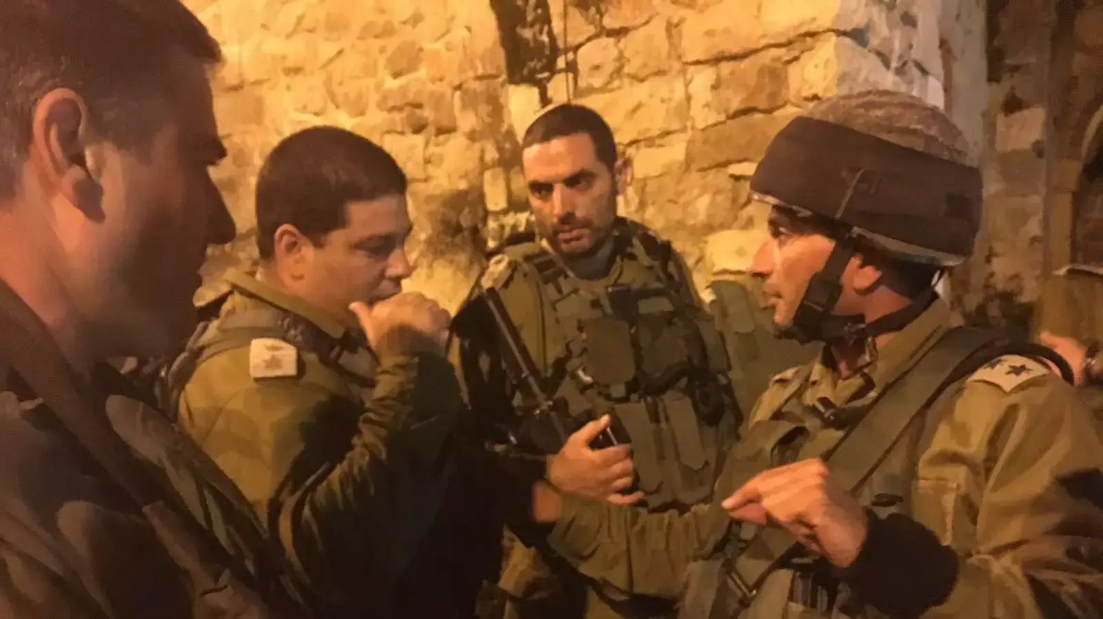 מפקד חטיבה מרחבית יהודה, אל"ם יריב בן עזרא בפיגוע הירי במערת המכפלה מפקד חטיבה מרחבית יהודה, אל"ם יריב בן עזרא בפיגוע הירי במערת המכפלה