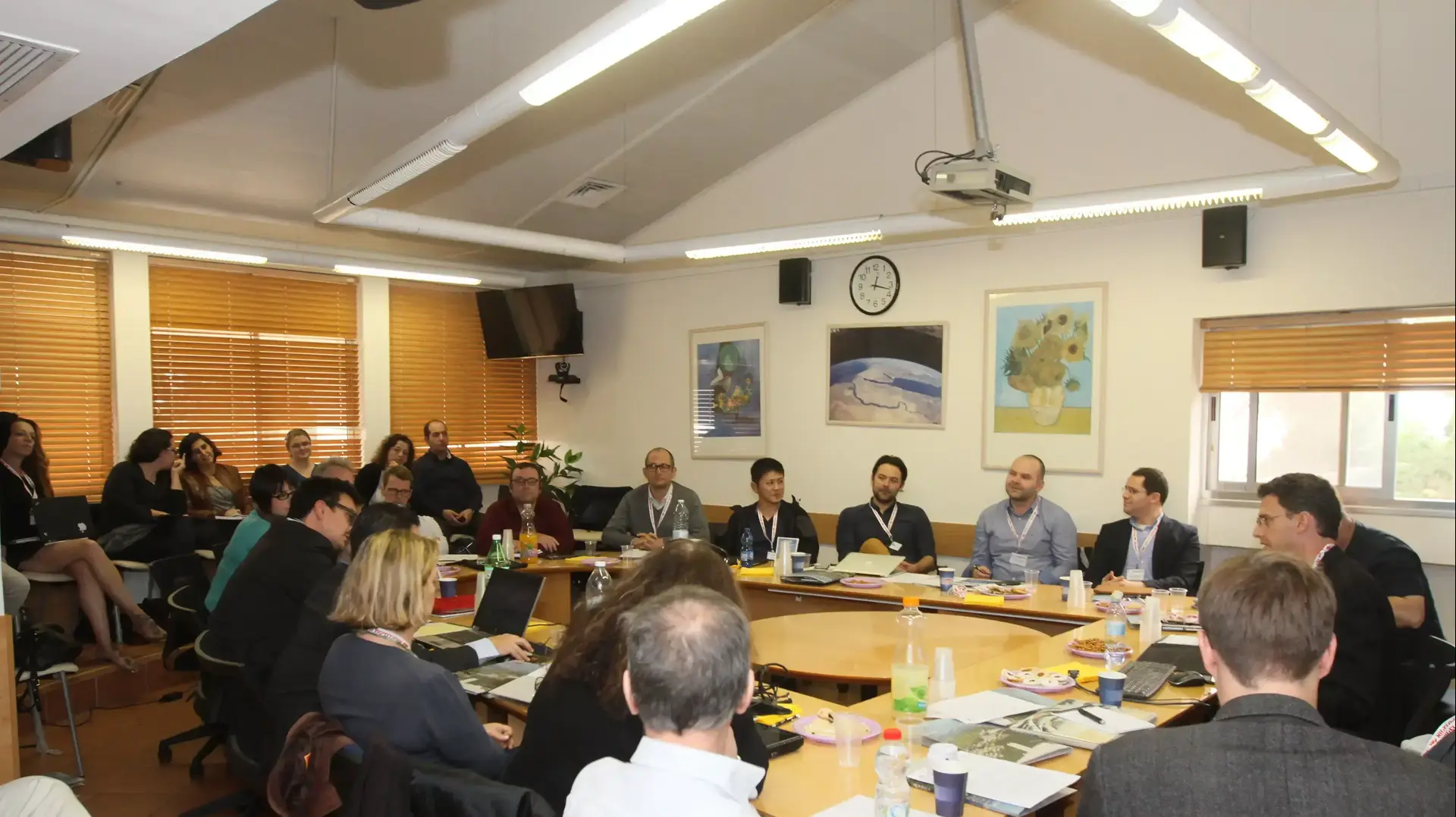 חוקרים מבריטניה בכנס של בית הספר למדעי המדינה באוניברסיטת חיפה, 8 בנובמבר 2015.