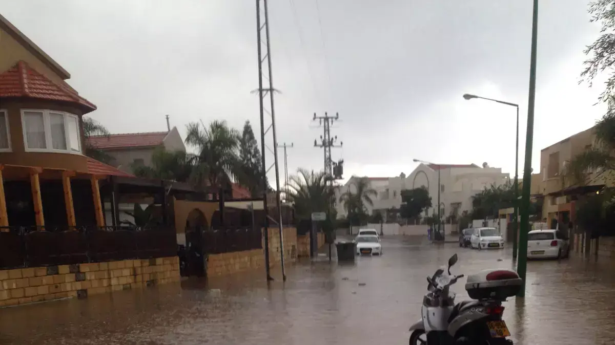 הצפות באשקלון בעקבות מזג האוויר, נובמבר 2015 הצפות באשקלון בעקבות מזג האוויר, נובמבר 2015