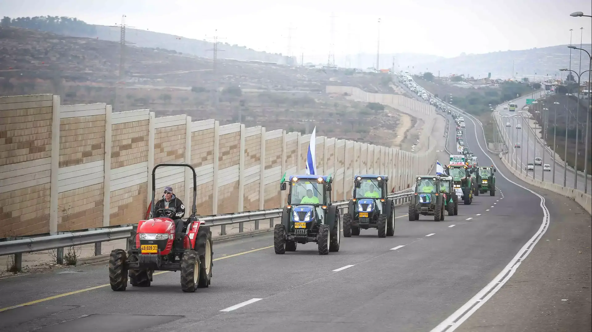 מחאת החקלאים. עולים עם טרקטורים לכנסת, נובמבר 2015 מחאת החקלאים. עולים עם טרקטורים לכנסת, נובמבר 2015