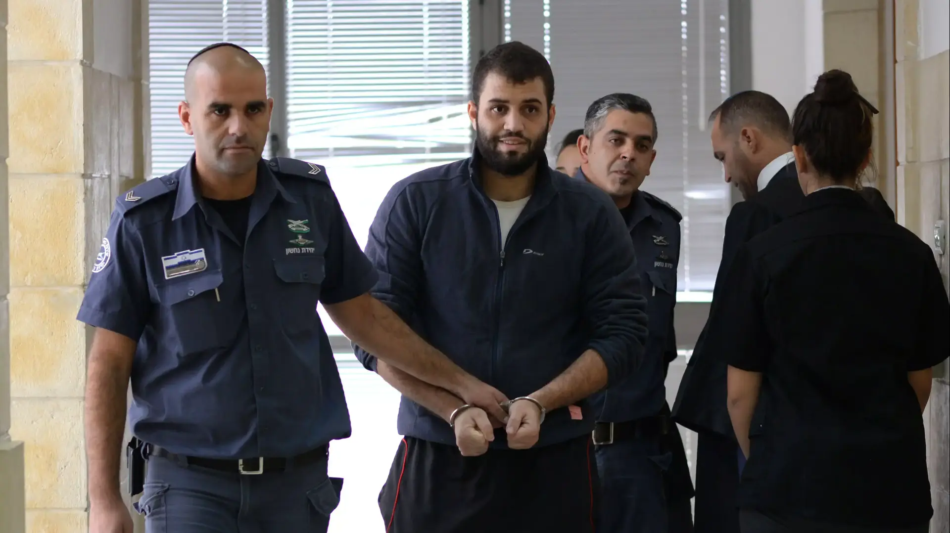 בלאל אבו גאנם: כתב אישום במחוזי ירושלים על השתתפות בפיגוע טרור באוטובוס בארמון הנציב. נובמבר 2015 בלאל אבו גאנם: כתב אישום במחוזי ירושלים על השתתפות בפיגוע טרור באוטובוס בארמון הנציב. נובמבר 2015