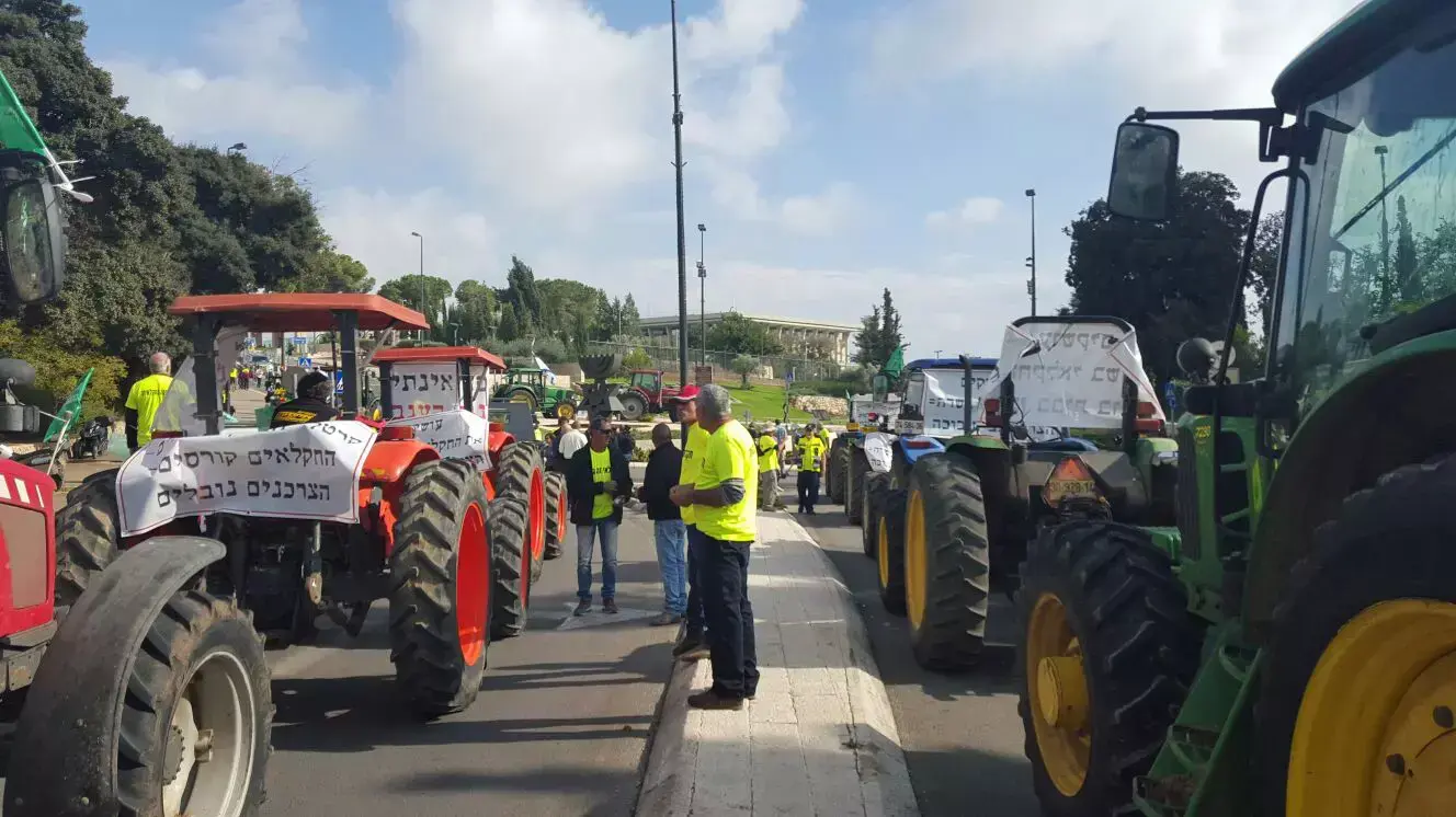 מחאת החקלאים מחוץ לכנסת, 9 בנובמבר 2015 מחאת החקלאים מחוץ לכנסת, 9 בנובמבר 2015