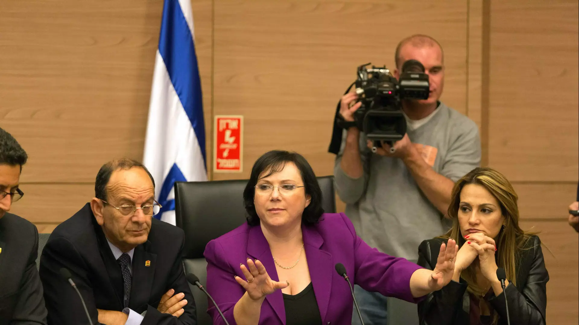 ח"כ טלי פלוסקוב במפגש עם ראשי הערים בנוגע לאישור מתווה הטבות המס בצפון, הכנסת, 9 בנובמבר 2015 ח"כ טלי פלוסקוב במפגש עם ראשי הערים בנוגע לאישור מתווה הטבות המס בצפון, הכנסת, 9 בנובמבר 2015