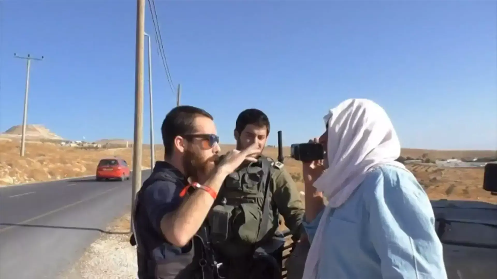 "אני פה השריף": מאבטח בנוקדים תועד מונע כניסה מפלסטינים לאדמותיהם