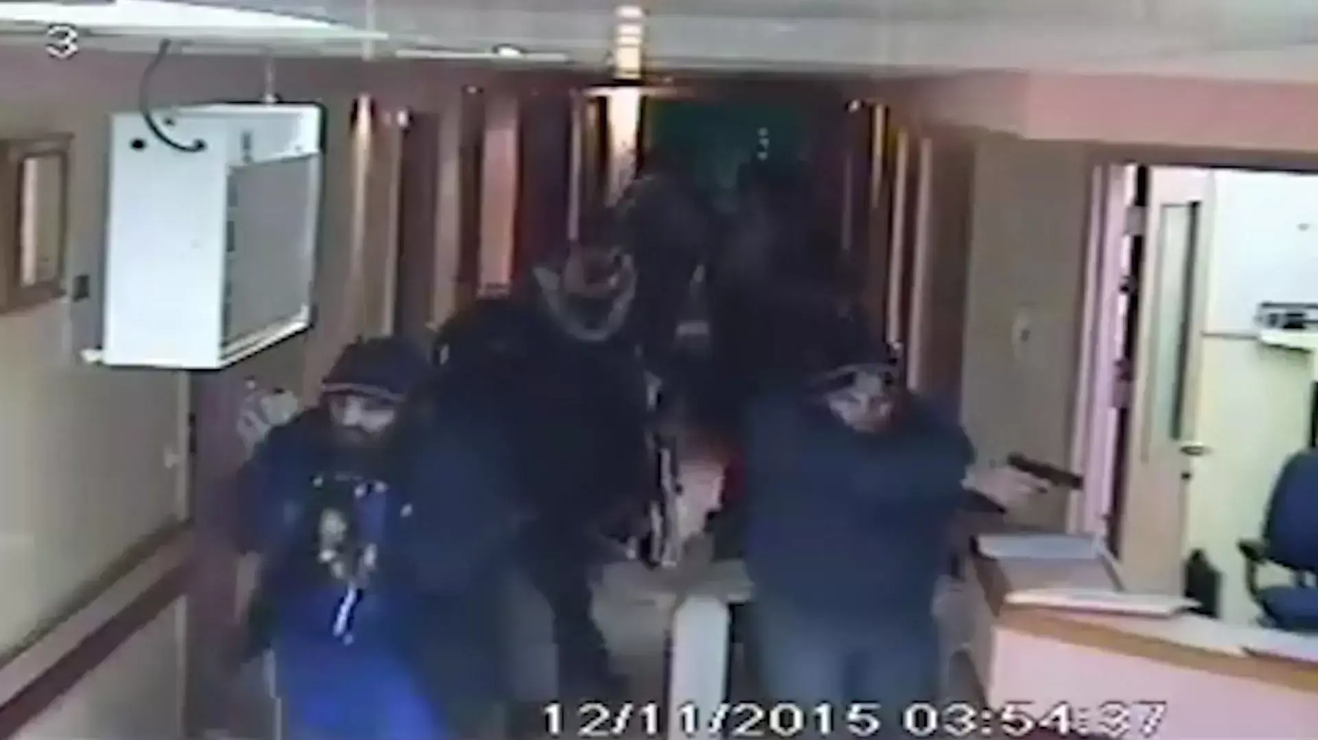 כוח מסתערבים פרץ לבית חולים בחברון ועצר מחבלים, חברון, 11 בנובמבר 2015 כוח מסתערבים פרץ לבית חולים בחברון ועצר מחבלים, חברון, 11 בנובמבר 2015