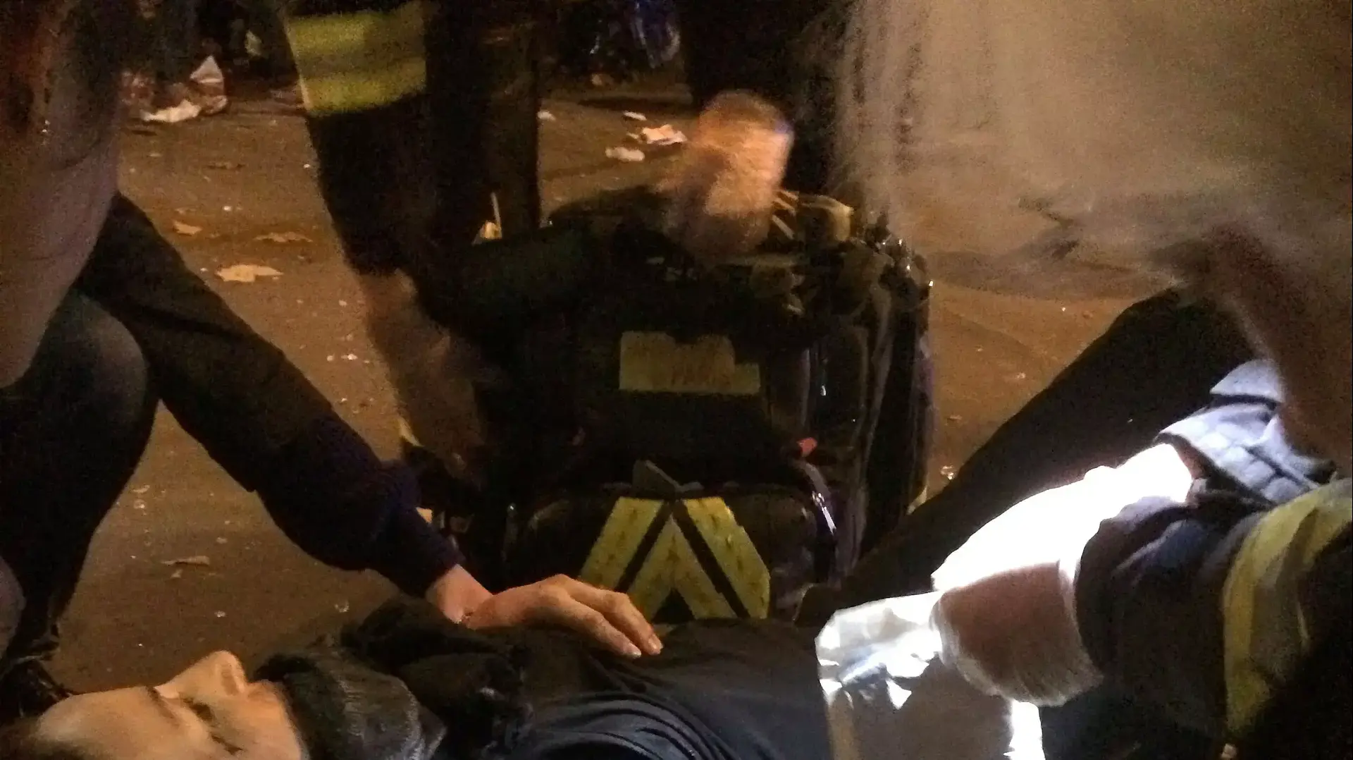 זירת פיגוע הירי שהתרחש במסעדה בפריז, בירת צרפת. 14 בנובמבר 2015. זירת פיגוע הירי שהתרחש במסעדה בפריז, בירת צרפת. 14 בנובמבר 2015.