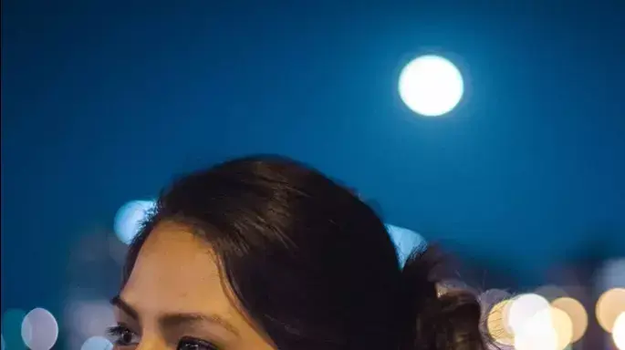 נוהמי גונזלס, סטודנטית אמריקנית שנהרג במתקפת הטרור בפריז, 13 בנובמבר 2015 נוהמי גונזלס, סטודנטית אמריקנית שנהרג במתקפת הטרור בפריז, 13 בנובמבר 2015