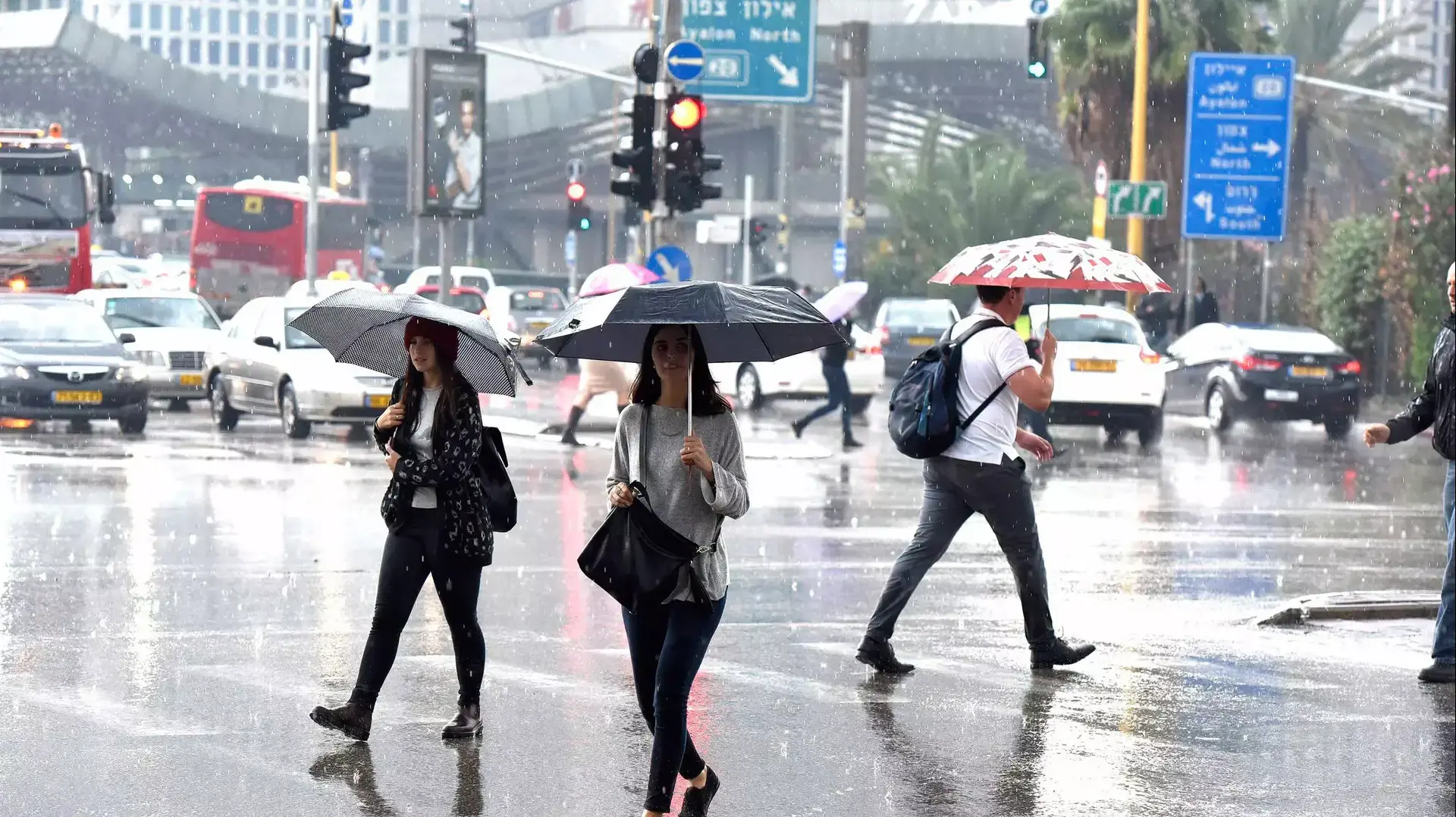 גשם ברחובות תל אביב, נובמבר 2015 גשם ברחובות תל אביב, נובמבר 2015