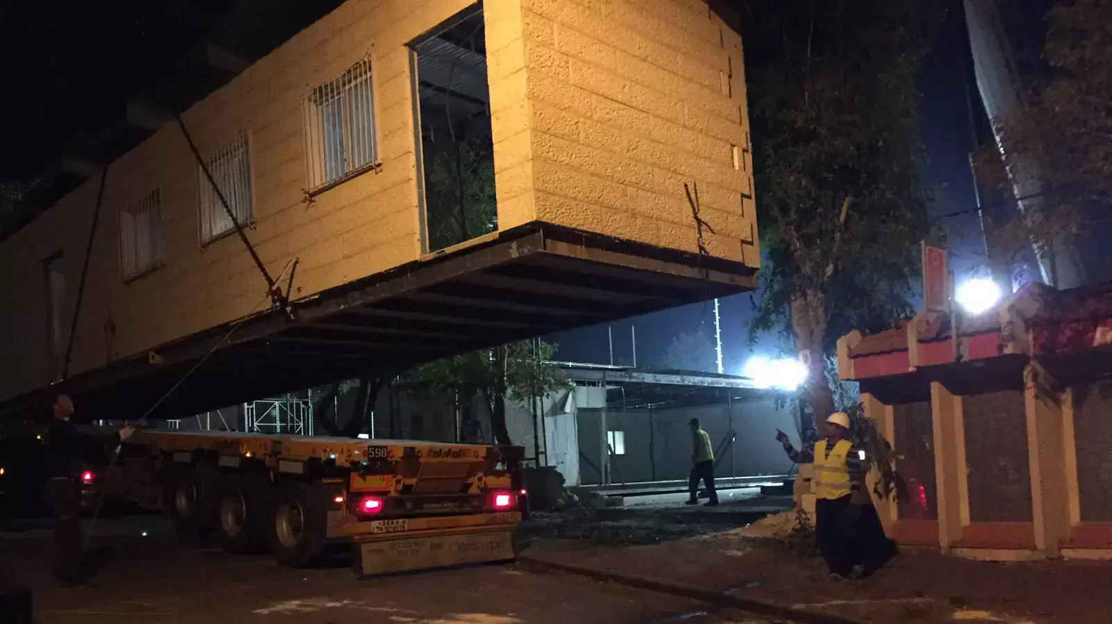 בית הכנסת בגבעת זאב יעבור היום למבנה יביל, עד להקמת בית כנסת חדש, 17 בנובמבר 2015 בית הכנסת בגבעת זאב יעבור היום למבנה יביל, עד להקמת בית כנסת חדש, 17 בנובמבר 2015