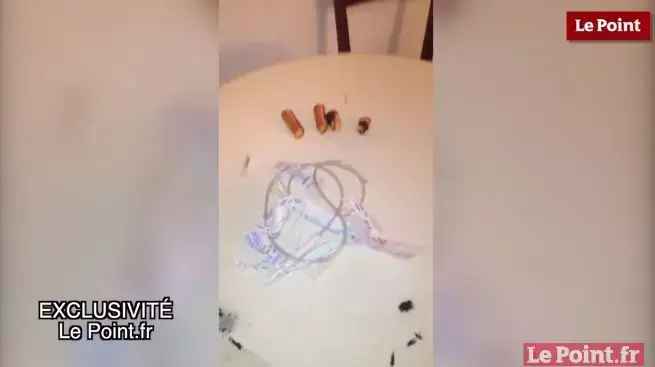 מחטים וצינורות הזרקה שנמצאו בחדר המלון של אחד המחבלים מחטים וצינורות הזרקה שנמצאו בחדר המלון של אחד המחבלים