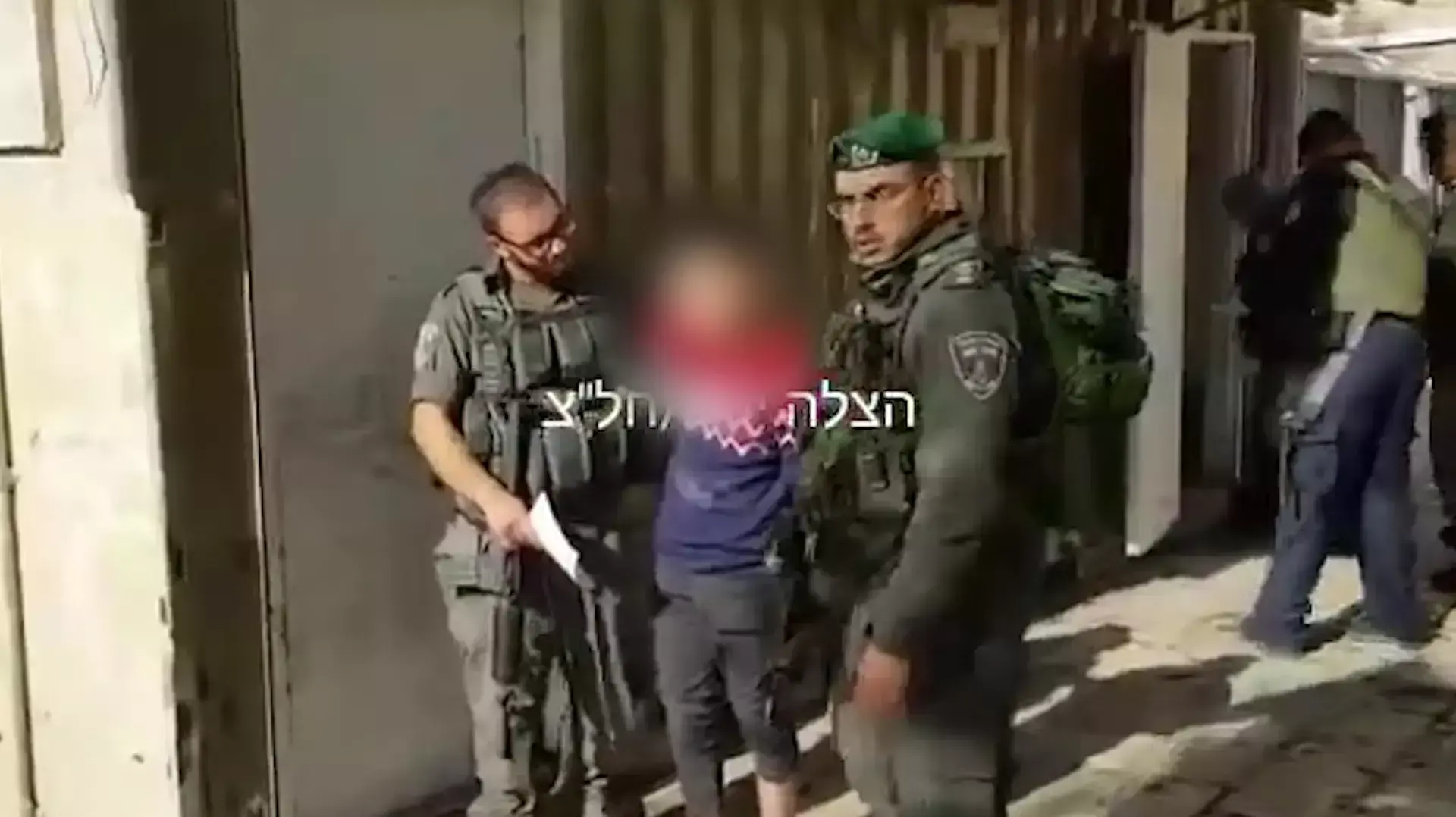 פלסטיני בן 16 התקרב לכוח מג"ב כשבידו סכין סמוך למערת המכפלה - ונעצר