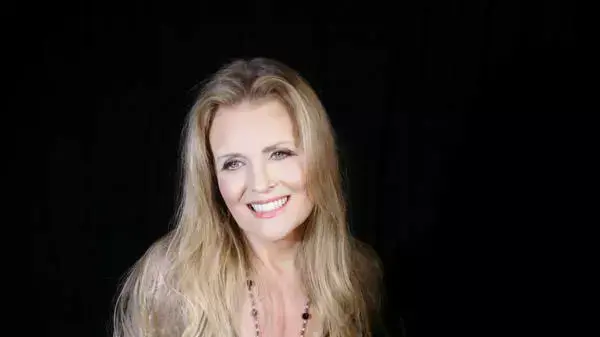 טיירני סאטון טיירני סאטון