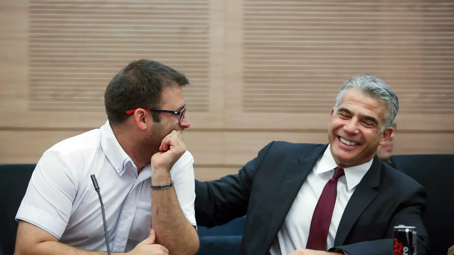יאיר לפיד ואורן חזן בדיון בוועידת הכספים, נובמבר 2015 יאיר לפיד ואורן חזן בדיון בוועידת הכספים, נובמבר 2015