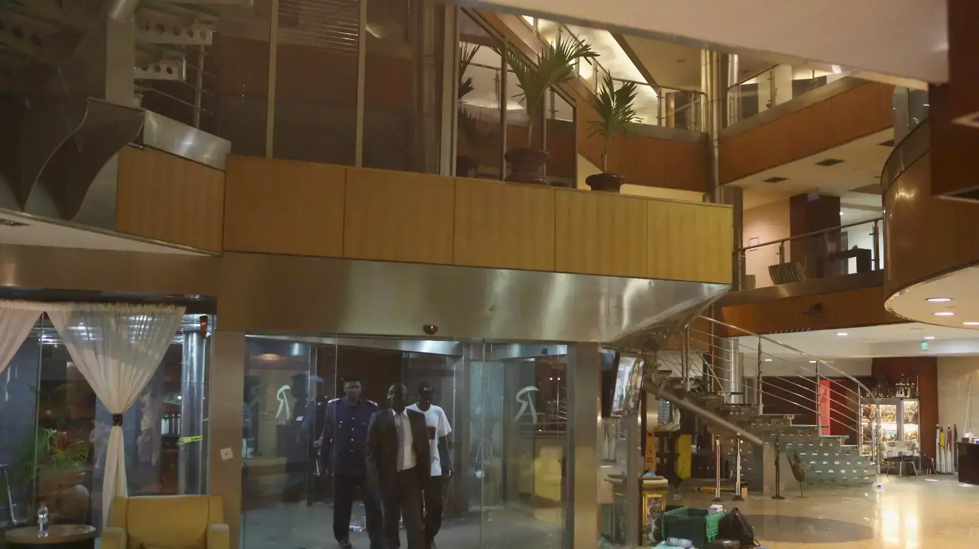 מתקפת טרור במלון "רדיסון בלו" בבמקו בבירת מאלי 20 בנובמבר 2015 מתקפת טרור במלון "רדיסון בלו" בבמקו בבירת מאלי 20 בנובמבר 2015