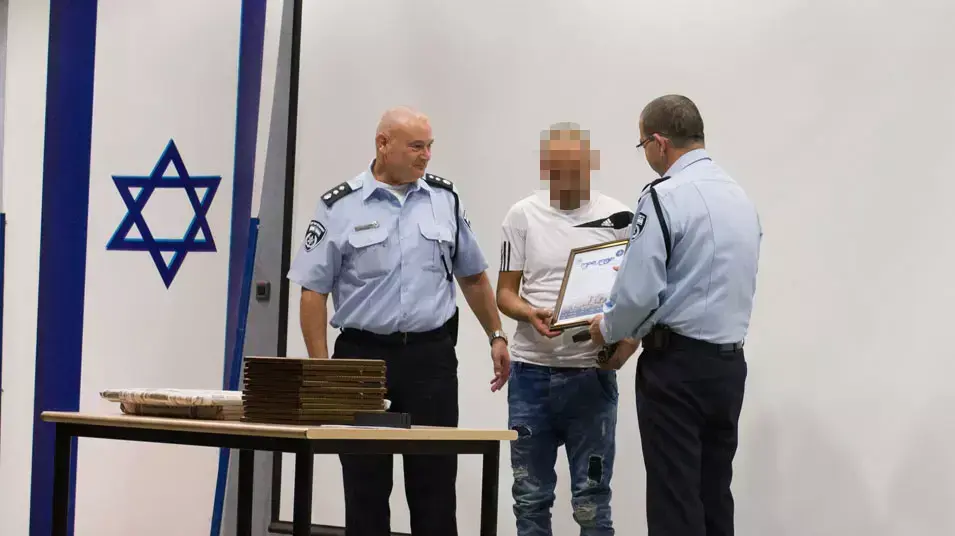 סוכן סמוי מוסלמי הפליל מפרי סדר ומיידי בקבוקי תבערה ואבנים ביפו, 22 בנובמבר 2015 סוכן סמוי מוסלמי הפליל מפרי סדר ומיידי בקבוקי תבערה ואבנים ביפו, 22 בנובמבר 2015