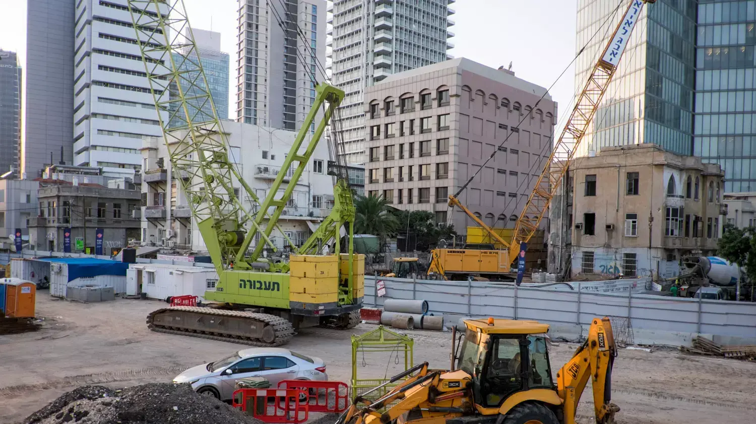 עבודות הרכבת הקלה בתל אביב הופסקו, רחוב אלנבי, 22 בנובמבר 2015 עבודות הרכבת הקלה בתל אביב הופסקו, רחוב אלנבי, 22 בנובמבר 2015