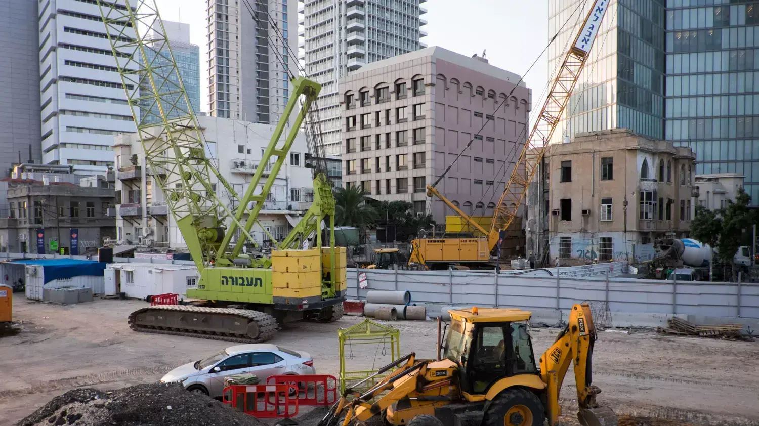 עבודות הרכבת הקלה בתל אביב הופסקו, רחוב אלנבי, 22 בנובמבר 2015 עבודות הרכבת הקלה בתל אביב הופסקו, רחוב אלנבי, 22 בנובמבר 2015