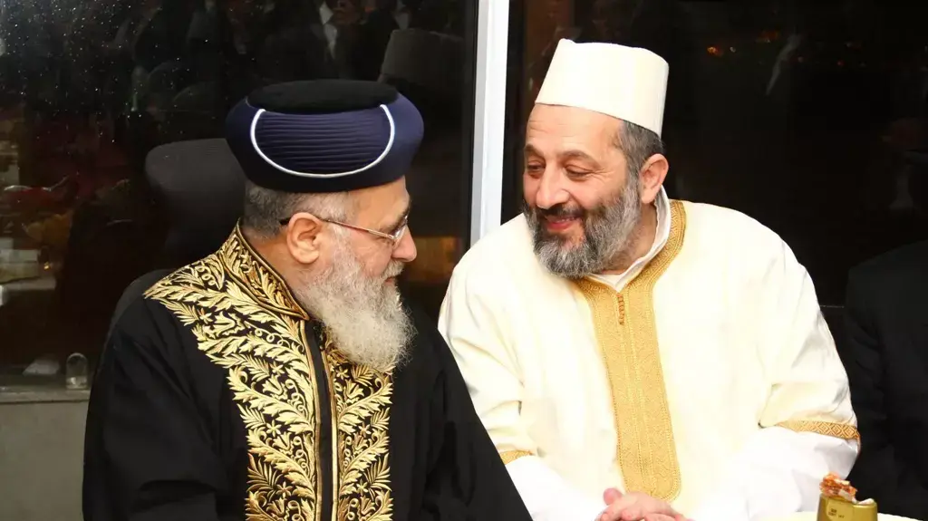 אריה דרעי עם יצחק יוסף במימונה אריה דרעי עם יצחק יוסף במימונה