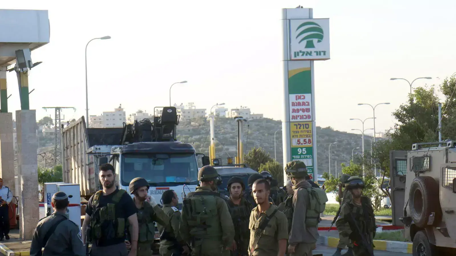 פיגוע דקירה בכביש 443, 23 בנובמבר 2015 פיגוע דקירה בכביש 443, 23 בנובמבר 2015